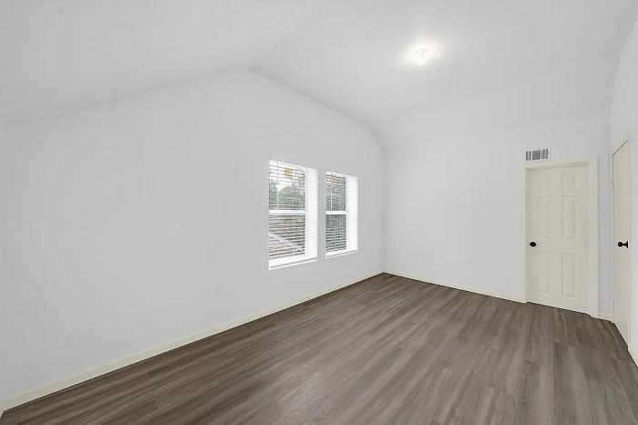 9910 Robin Court Conroe, TX 77385 - Photo 6 of 32