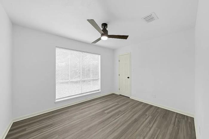 9910 Robin Court Conroe, TX 77385 - Photo 8 of 32