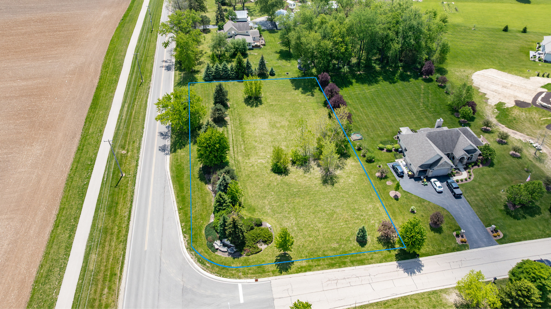 2601 Sanctuary Lane Spring Grove, IL 60081 - Photo 7 of 11 a view of a garden