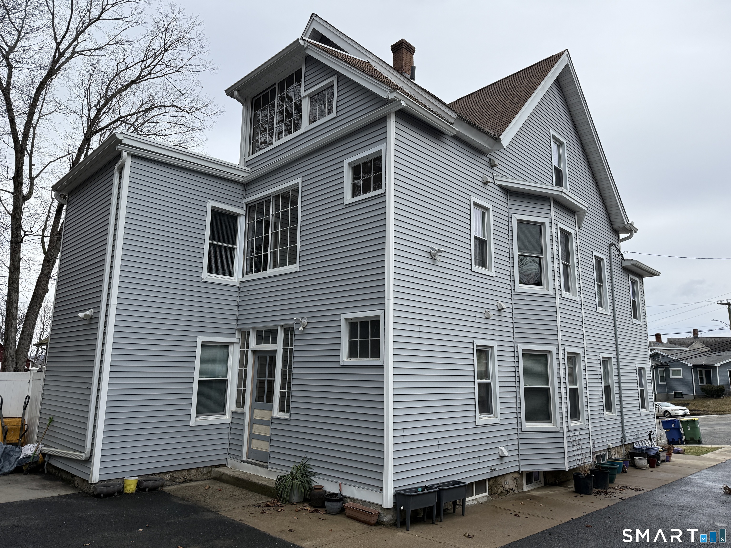 9 Pierpont Street Waterbury, CT 06708 - Photo 3 of 39