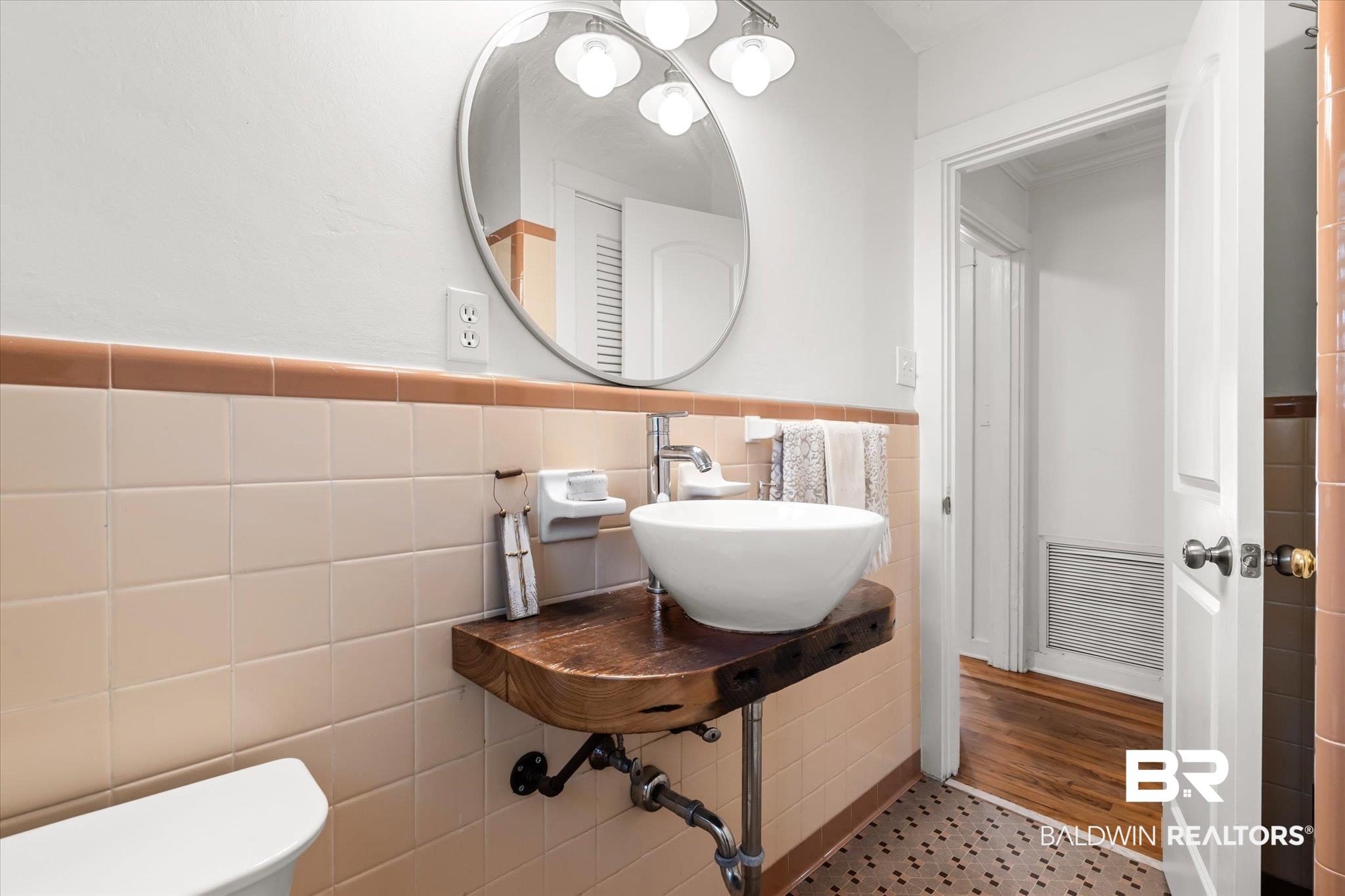 401 Camellia Court Fairhope, AL 36532 - Photo 22 of 36 Bath 2 Vanity