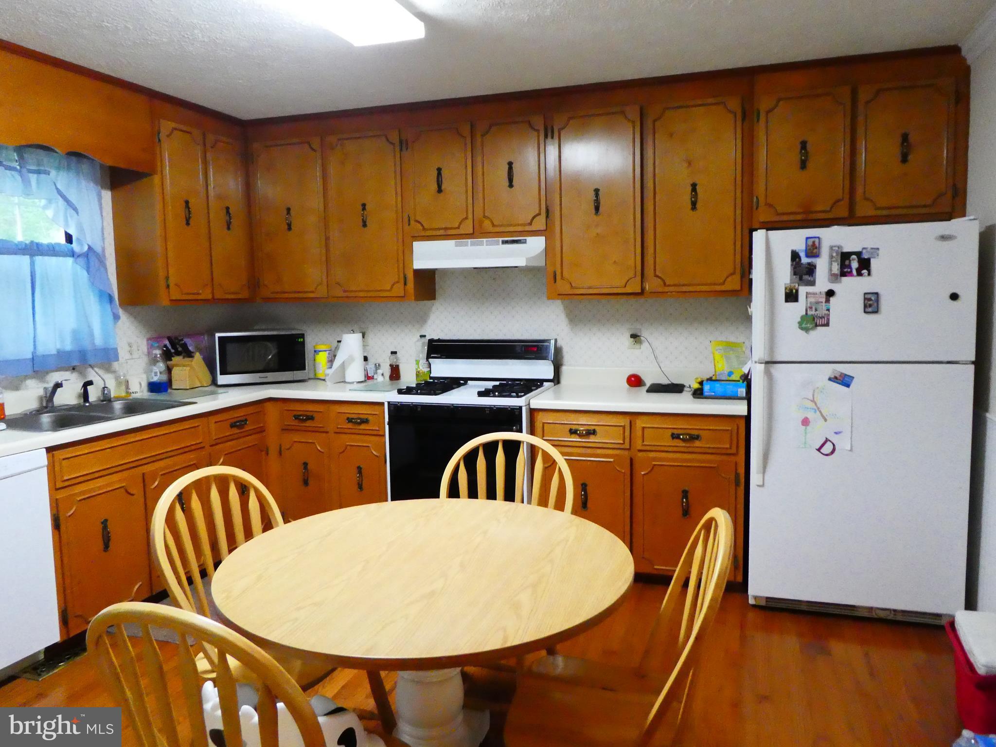 11092 Signal Hill Road Culpeper, VA 22701 - Photo 6 of 16 Kitchen