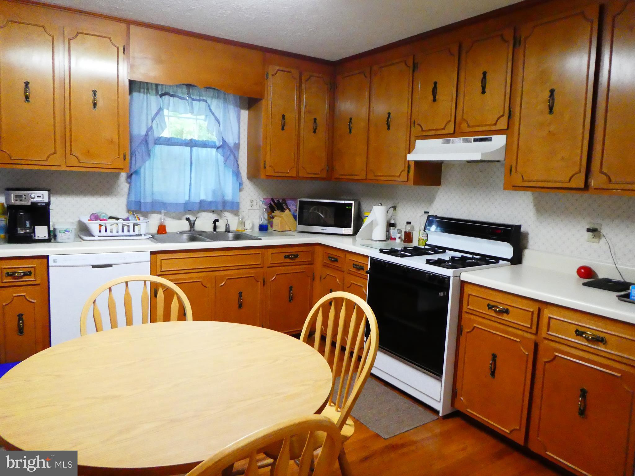 11092 Signal Hill Road Culpeper, VA 22701 - Photo 7 of 16 Kitchen