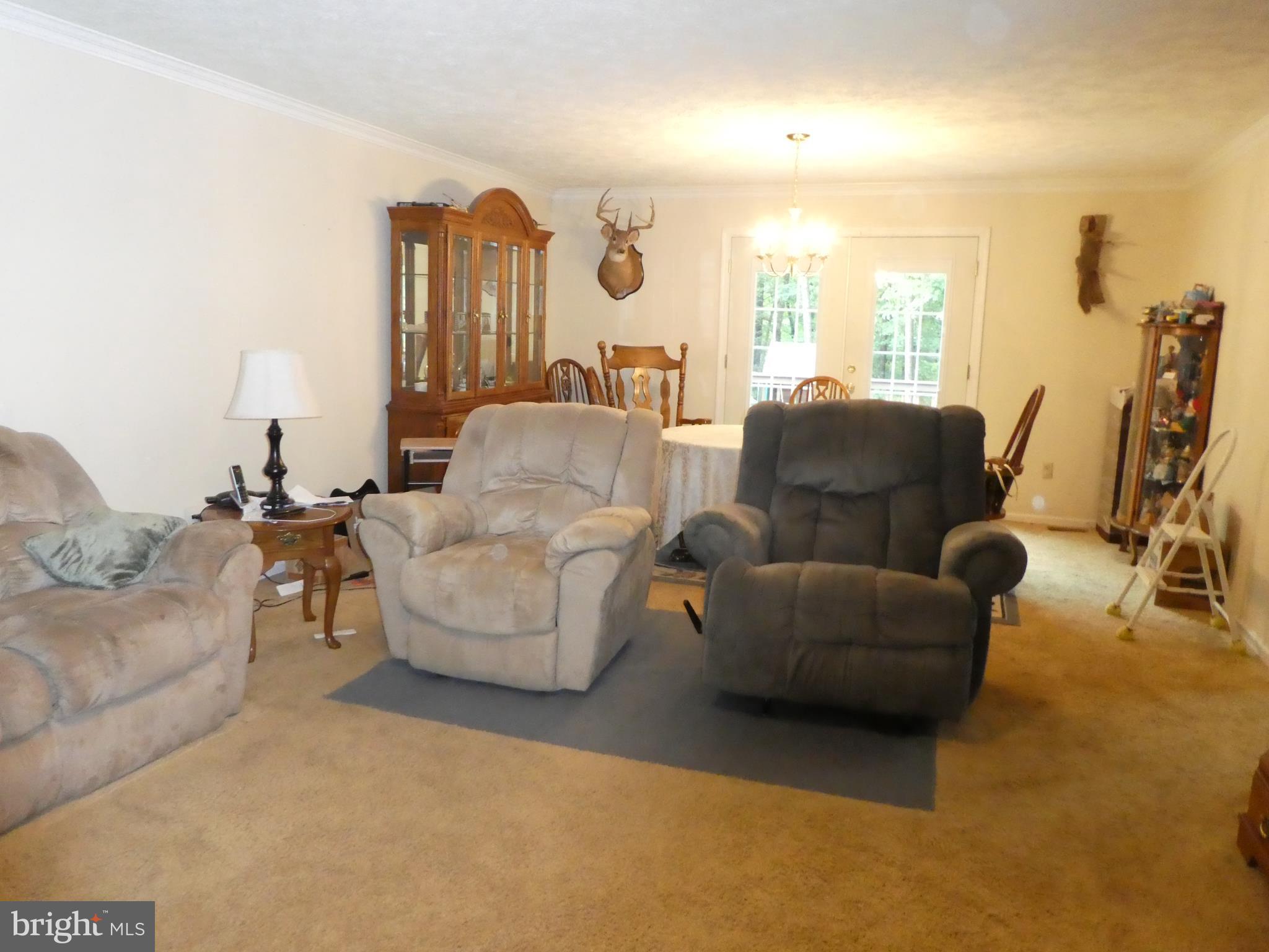 11092 Signal Hill Road Culpeper, VA 22701 - Photo 9 of 16 Living Room