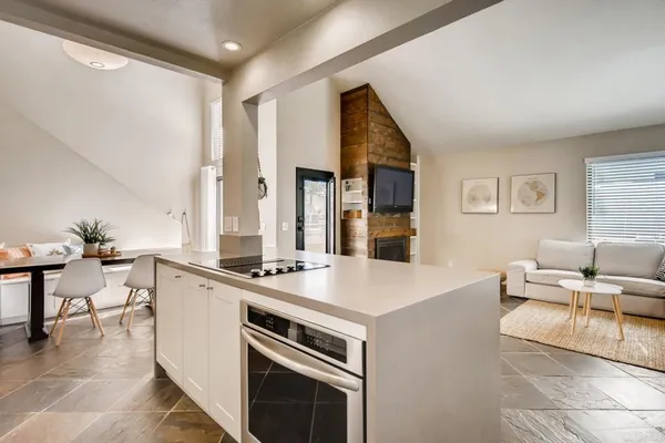 $6,200 | 536 Via De La Valle, Unit A, Solana Beach, CA 92075