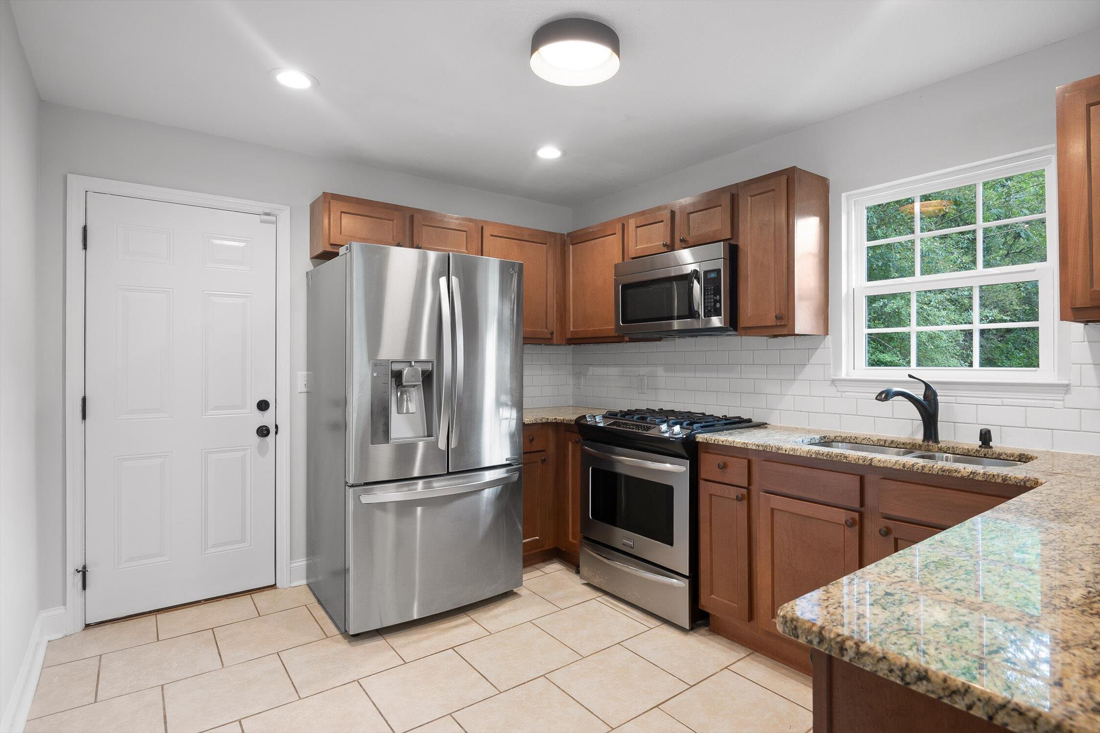 517 Lullwater Road Chattanooga, TN 37405 - Photo 3 of 12 03-Lullwater-7