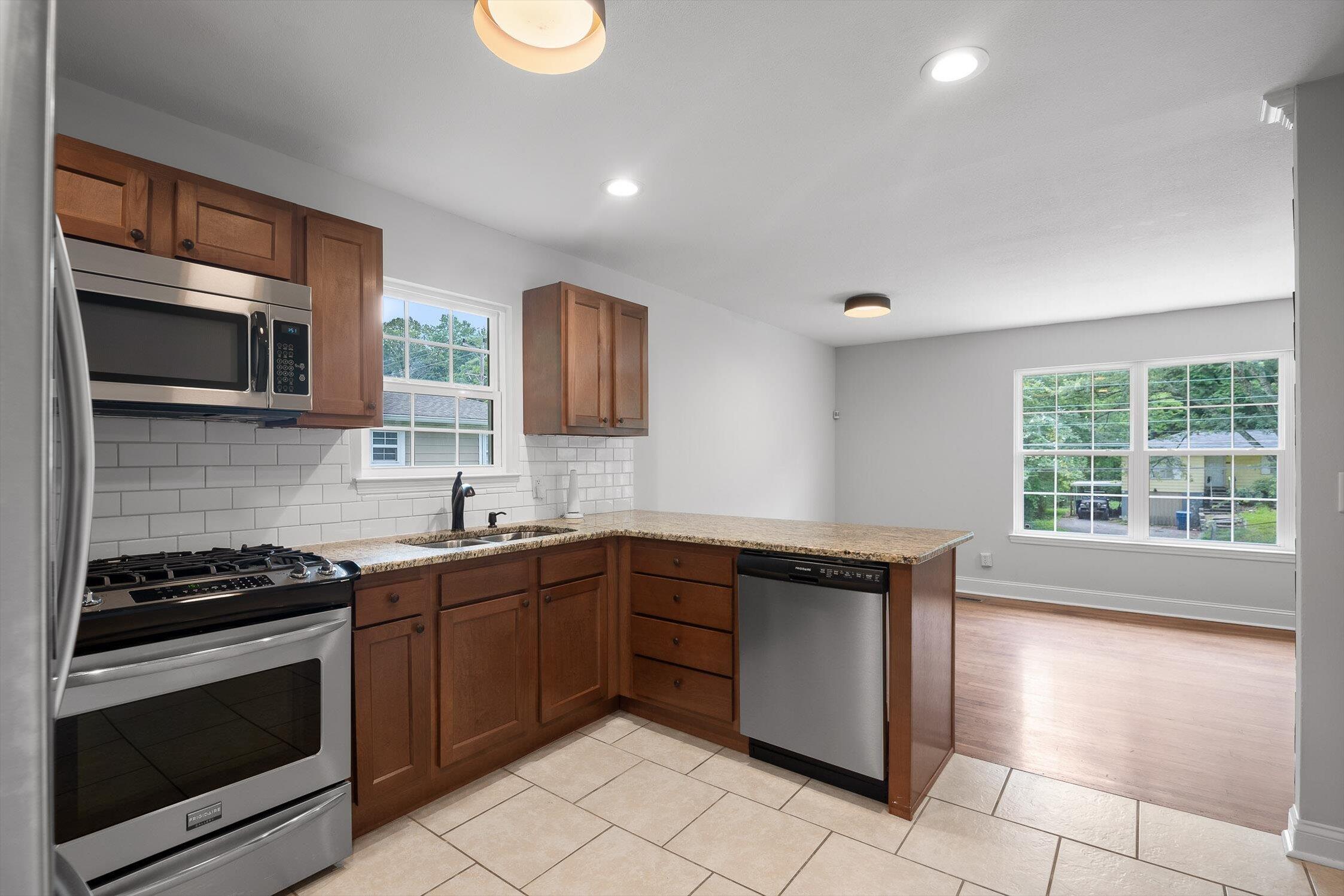 517 Lullwater Road Chattanooga, TN 37405 - Photo 4 of 12 04-Lullwater-8