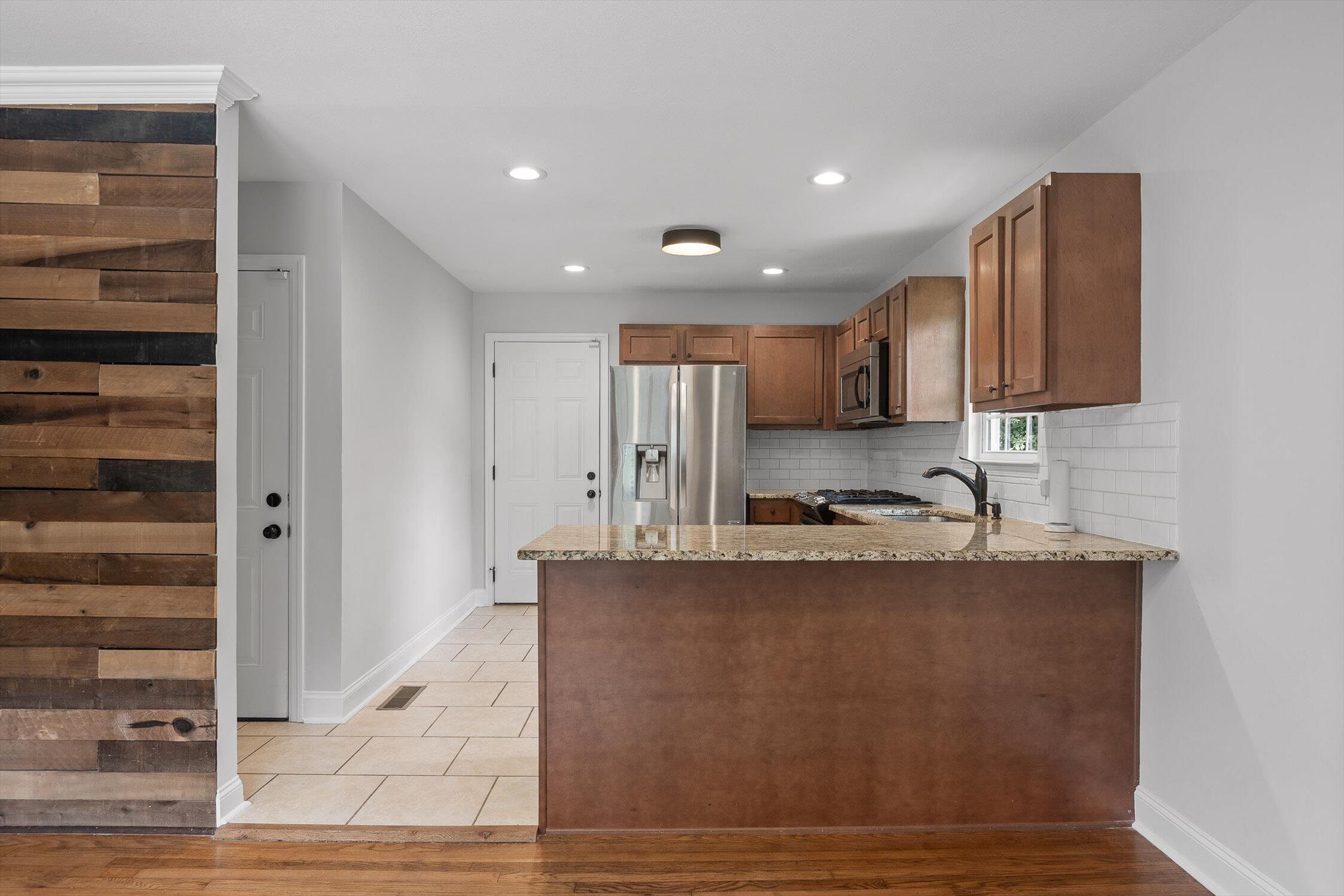 517 Lullwater Road Chattanooga, TN 37405 - Photo 5 of 12 02-Lullwater-6