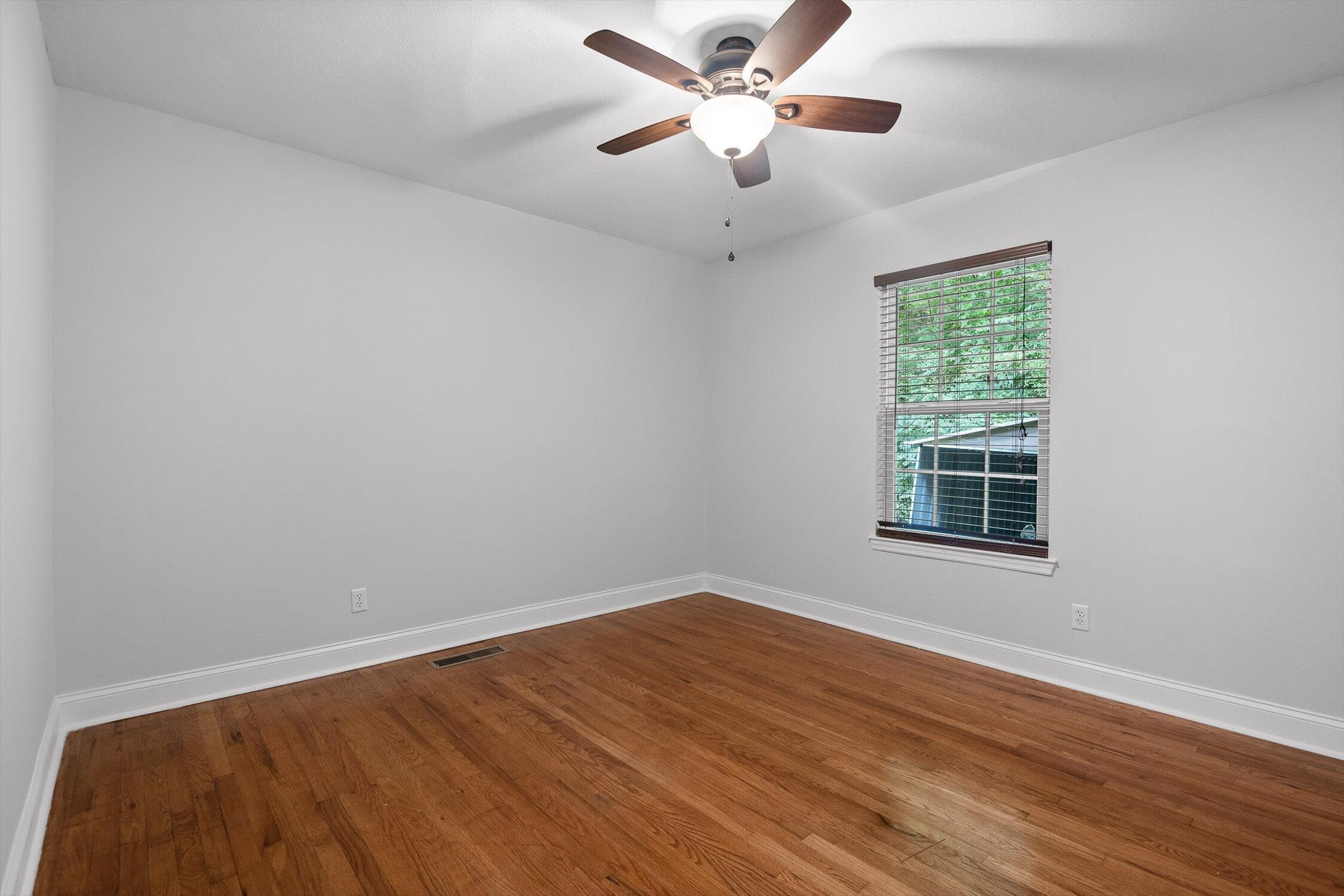 517 Lullwater Road Chattanooga, TN 37405 - Photo 7 of 12 09-Lullwater-15