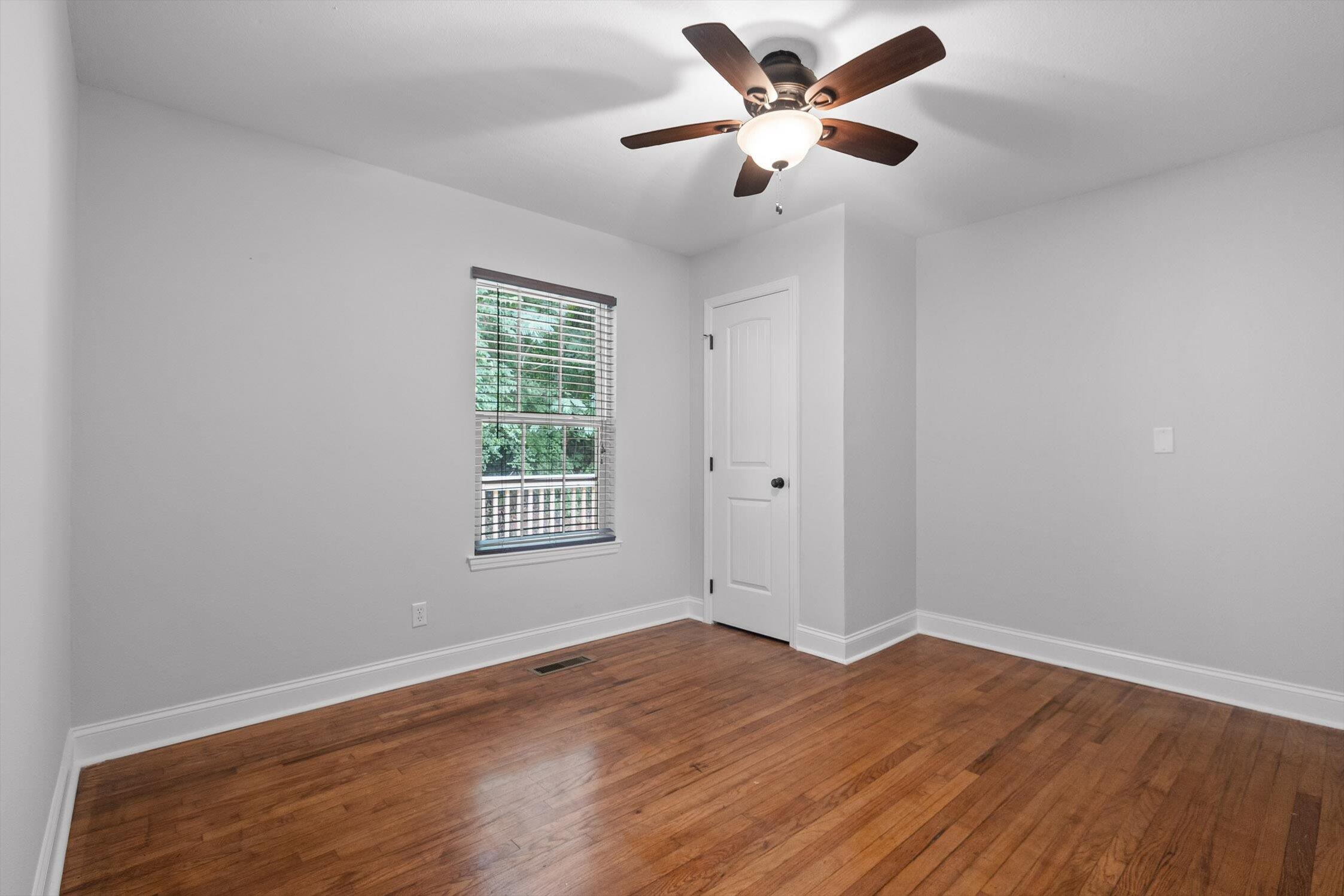 517 Lullwater Road Chattanooga, TN 37405 - Photo 9 of 12 07-Lullwater-13