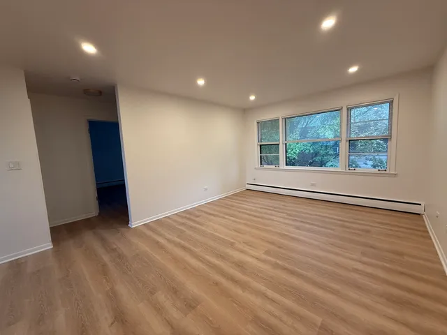 $1,995 | 7762 Madison Street, Unit 2S, River Forest, IL 60305