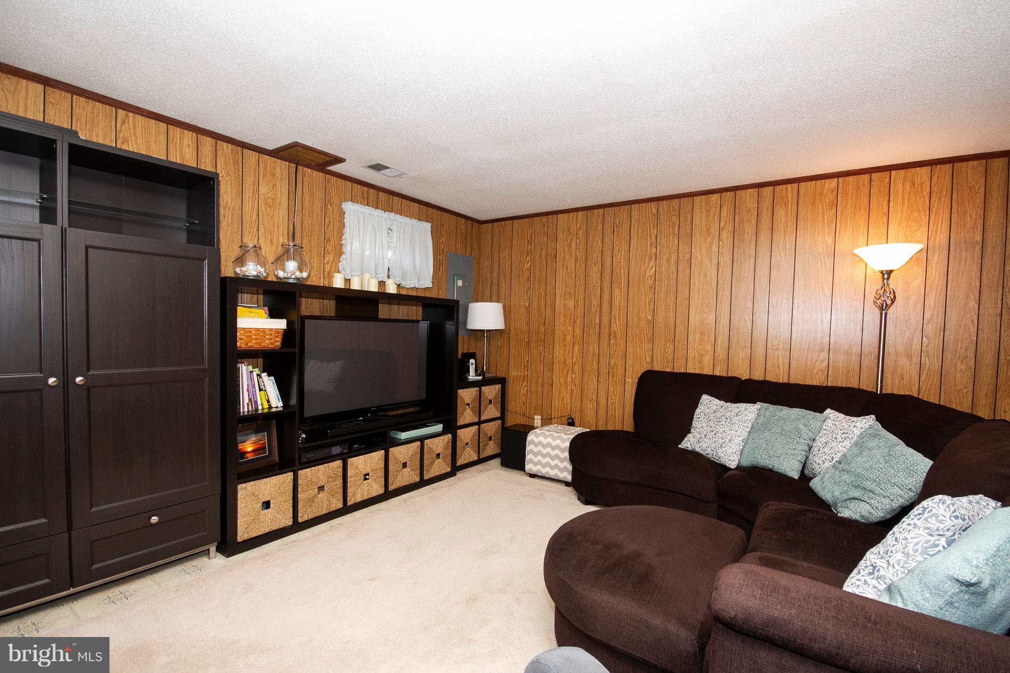 3620 Rockberry Road Baltimore, MD 21234 - Photo 11 of 19 Family Room