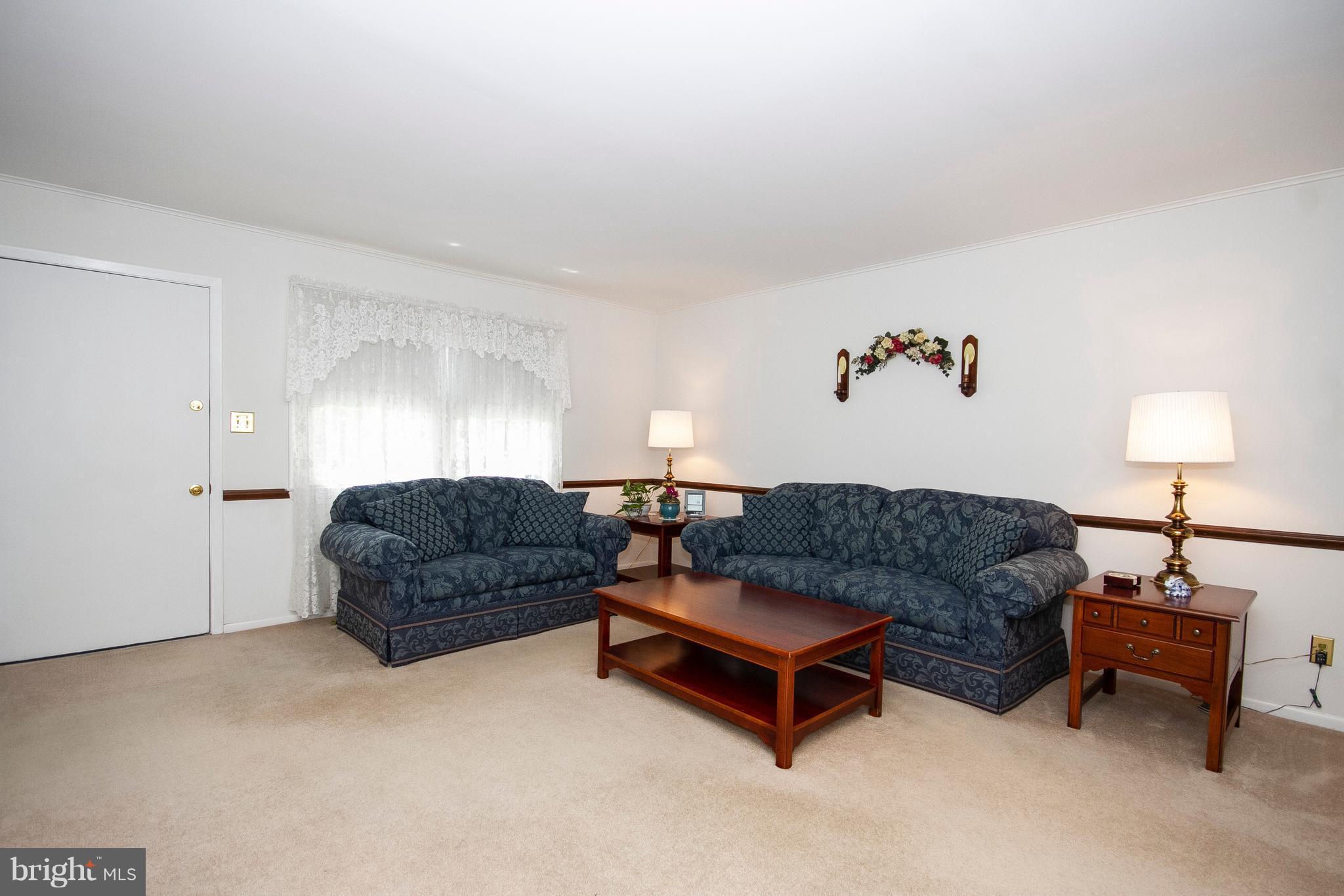 3620 Rockberry Road Baltimore, MD 21234 - Photo 3 of 19 Living Room