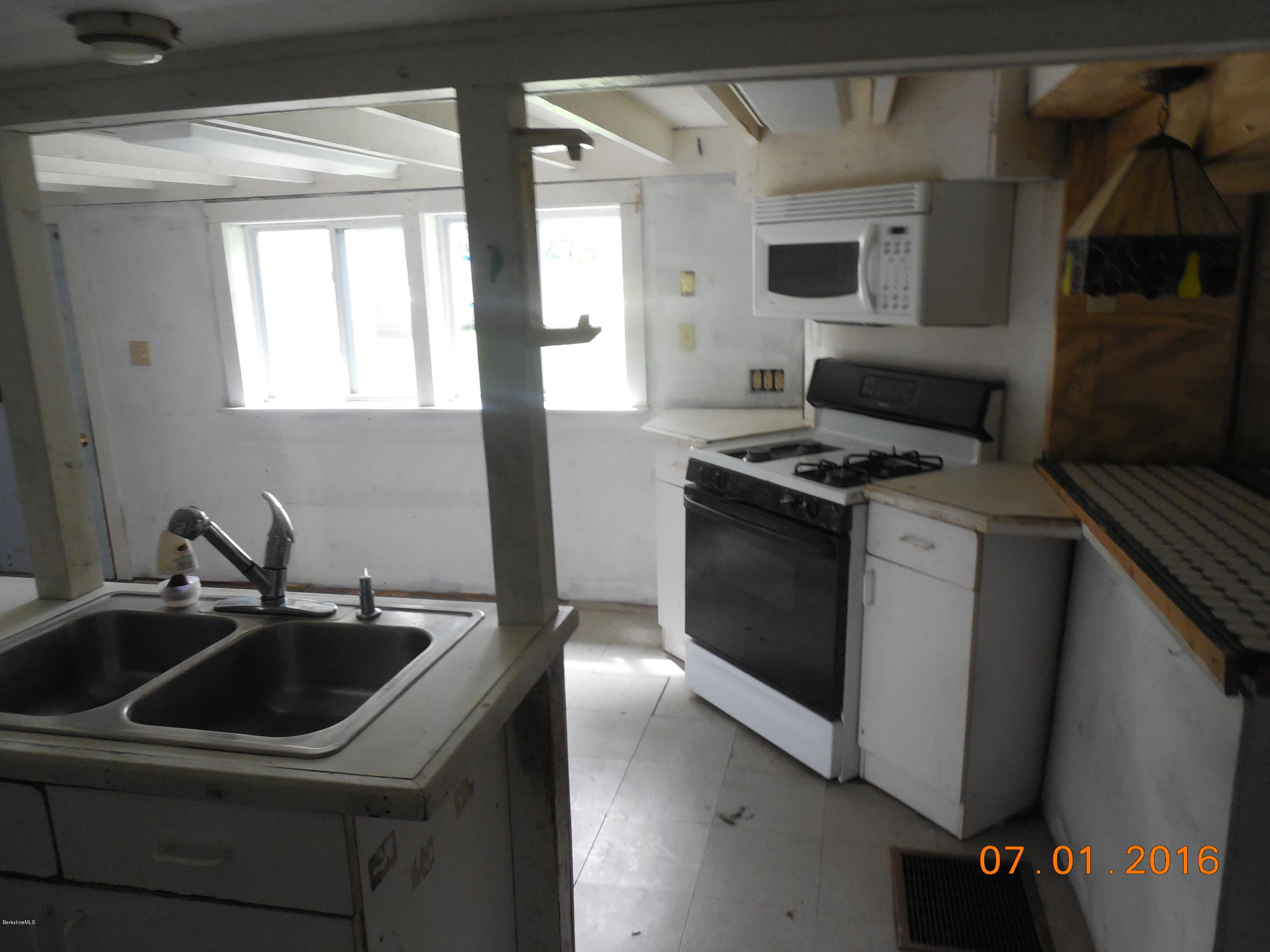 2256 Hancock Road Williamstown, MA 01267 - Photo 11 of 25 DSCN2304