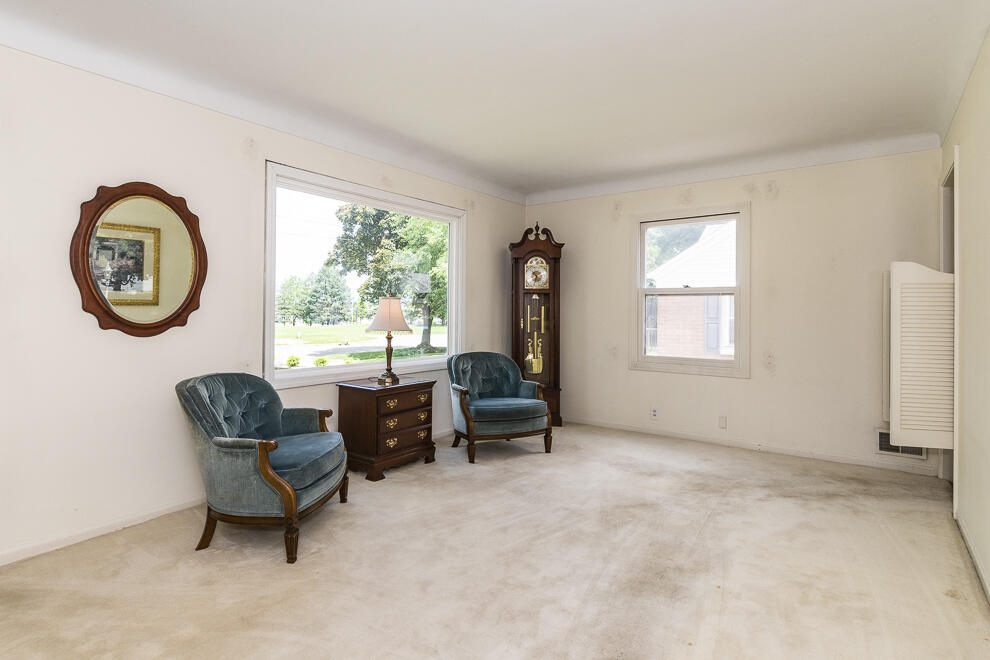 2224 Paddington Road Kalamazoo, MI 49001 - Photo 9 of 28 RN5_8473
