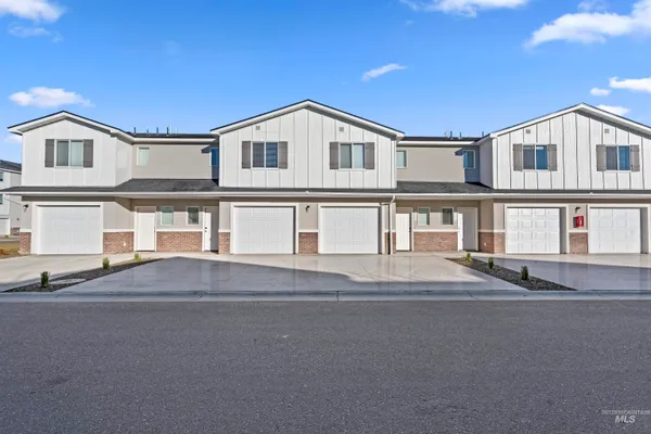 $1,079,000 | 5664 East Surfers Point Lane, Nampa, ID 83687