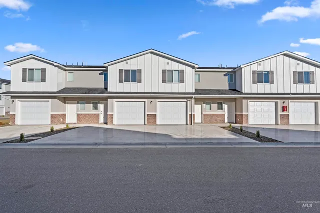 $1,050,000 | 5664 East Surfers Point Lane, Nampa, ID 83687