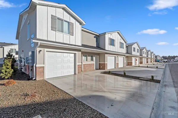 $1,079,000 | 5664 East Surfers Point Lane, Nampa, ID 83687