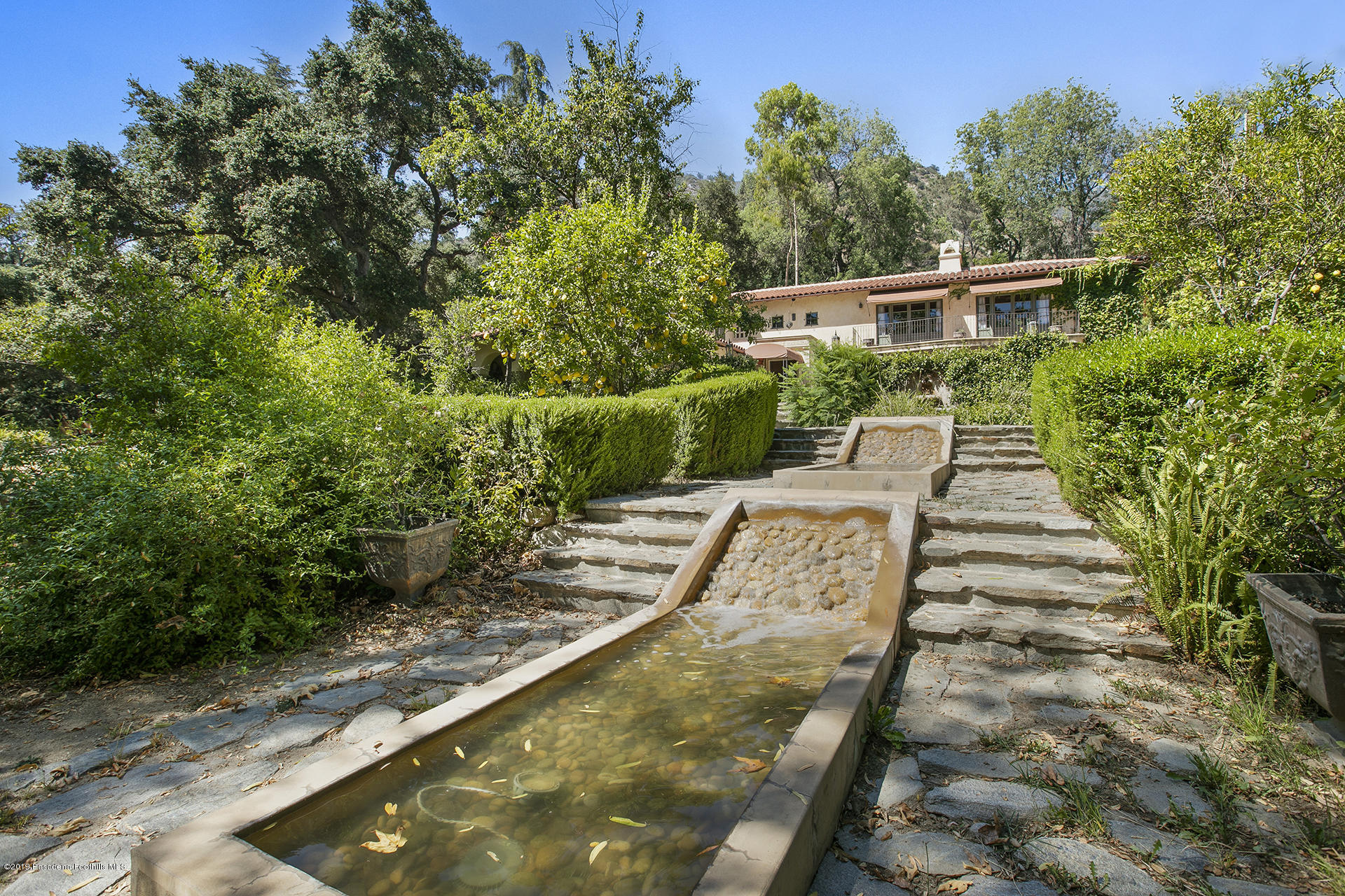 2288 Villa Heights Road Pasadena, CA 91107 - Photo 53 of 78 a view of a yard with plants