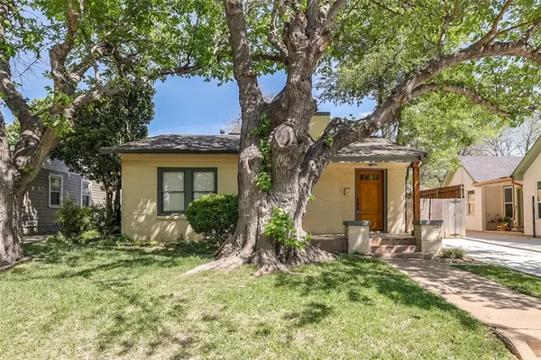 $2,450 | 3125 Odessa Avenue, Fort Worth, TX 76109