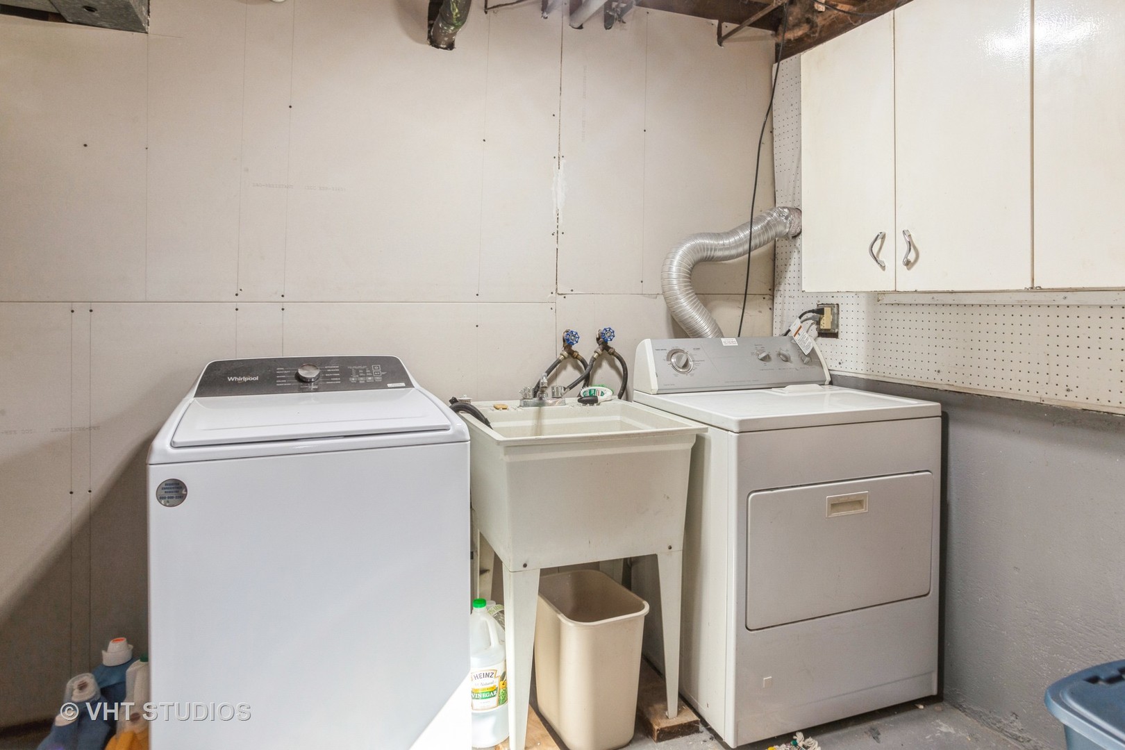 600 Edgemont Lane Hoffman Estates, IL 60169 - Photo 17 of 21 a utility room with dryer and washer