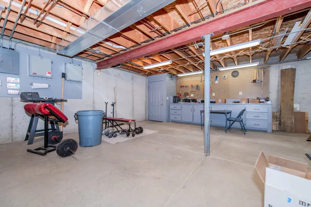 $639,000 | 18816 South Chestnut Drive, Shorewood, IL 60404