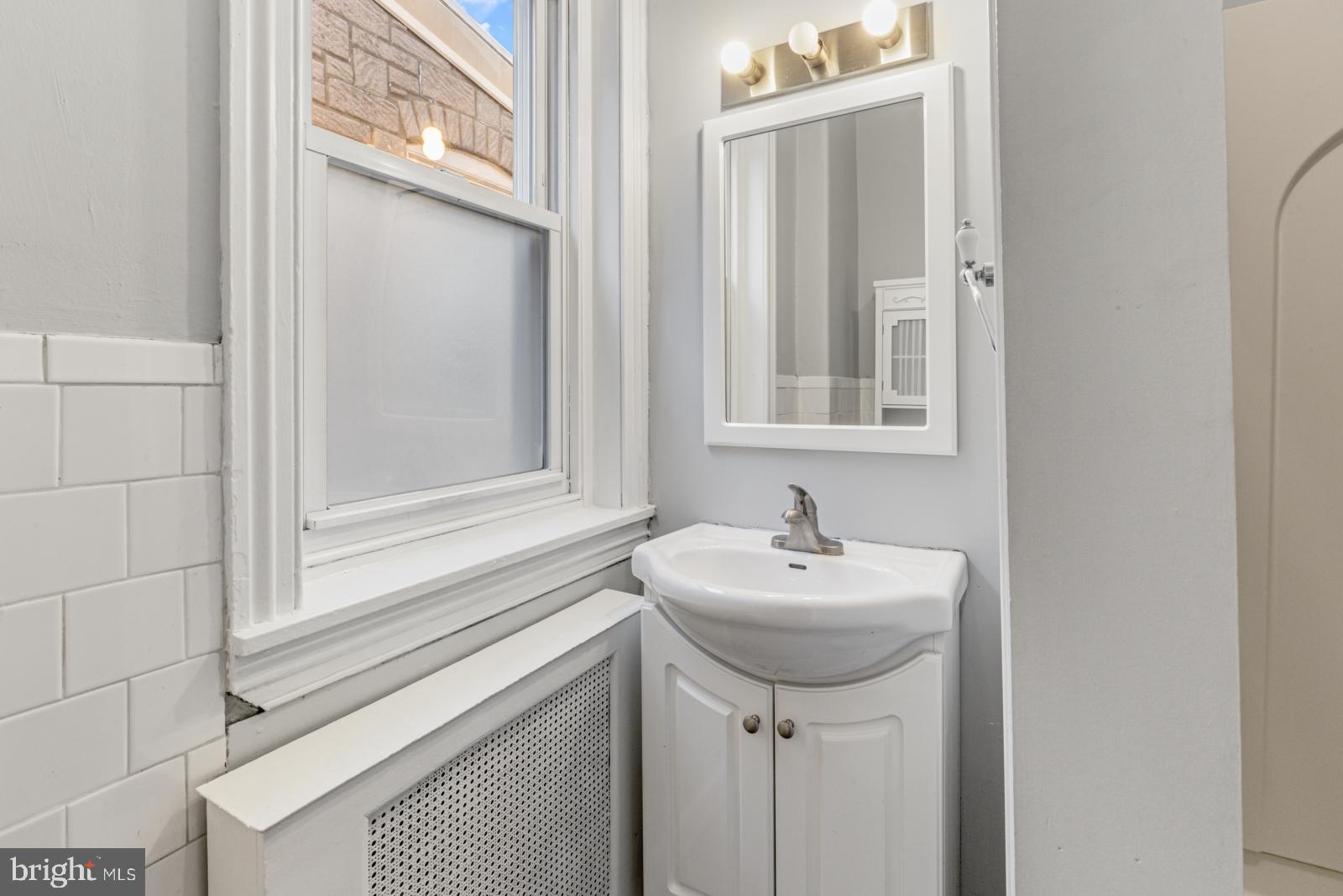 426 Martin Street, Unit 2 Philadelphia, PA 19128 - Photo 13 of 23