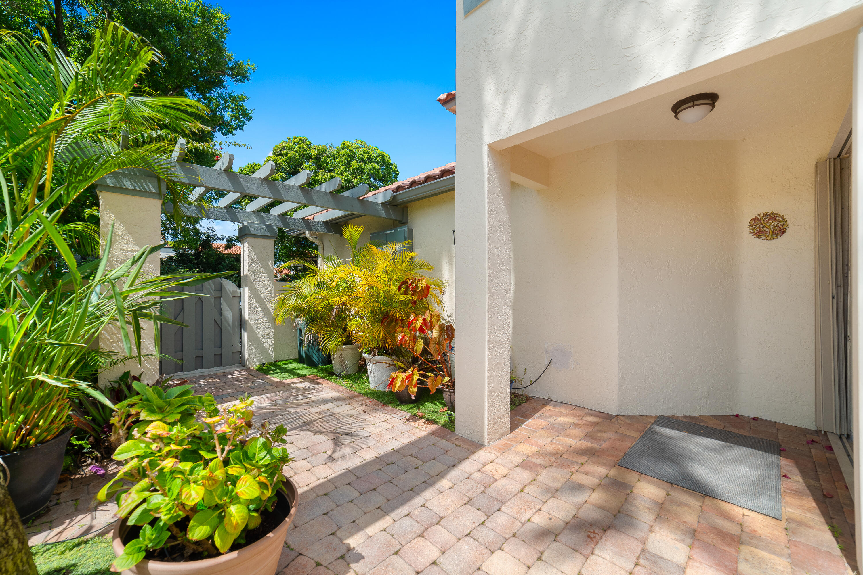 5608 Amersham Way Boca Raton, FL 33486 - Photo 8 of 48 DSC07338
