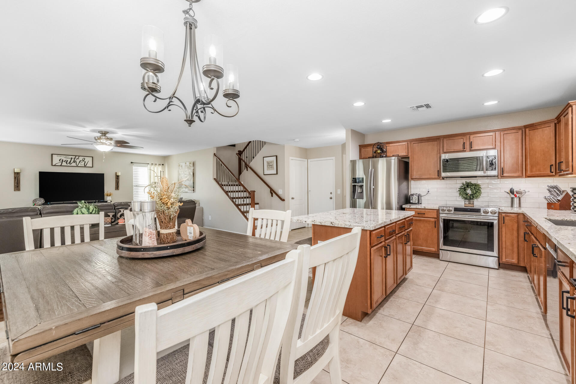 4209 East Bonanza Road Gilbert, AZ 85297 - Photo 12 of 48 12)KITCHEN
