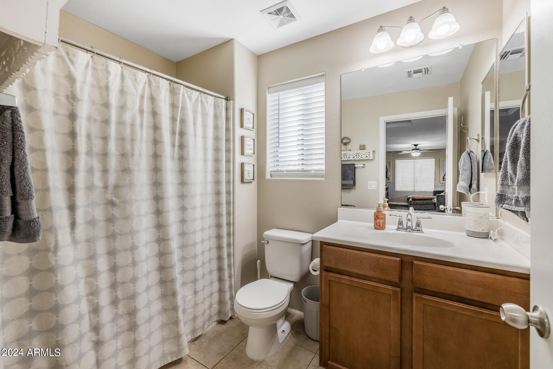 4209 East Bonanza Road Gilbert, AZ 85297 - Photo 27 of 48 27)BATH 3 UP