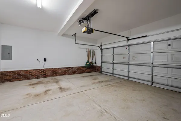 a view of a garage