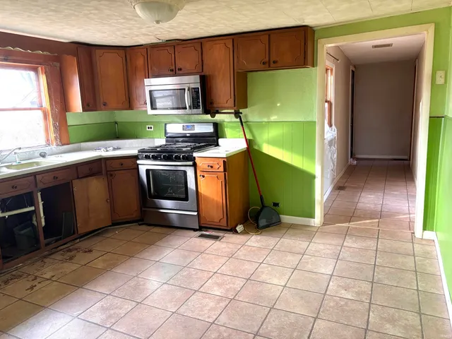 $79,900 | 701 North Claypool Road, Muncie, IN 47303