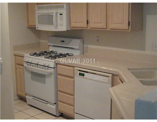 3950 South Sandhill Road Las Vegas, NV 89121 - Photo 3 of 10 Kitchen.