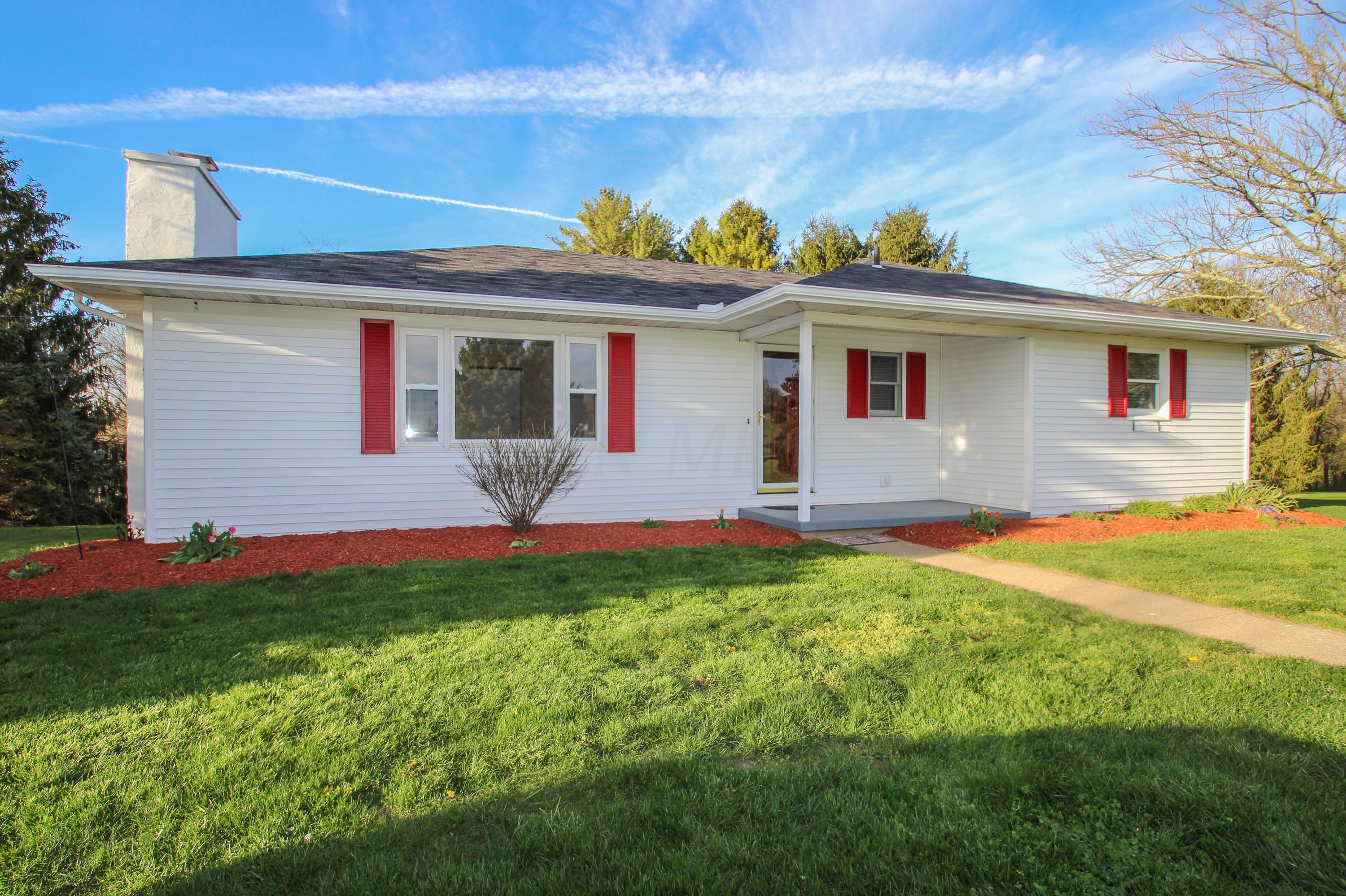 6990 Lancaster-Circleville Road Southwest Lancaster, OH 43130 - Photo 3 of 37