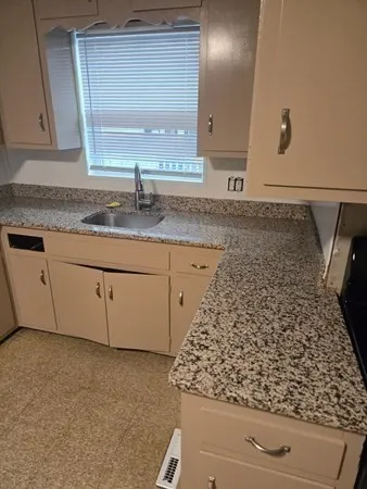 $1,600 | 160 Belmont Street, Unit 1, Brockton, MA 02301