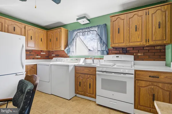 $285,000 | 2704 Quaint Street, Secane, PA 19018