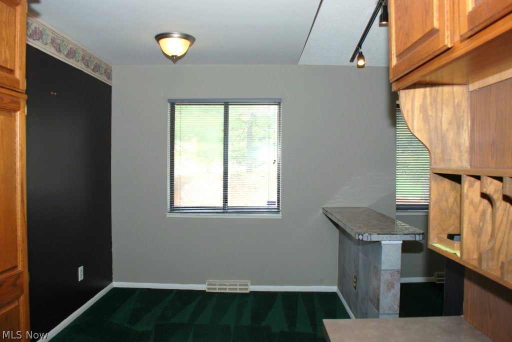 653 Hampton Ridge Drive Akron, OH 44313 - Photo 8 of 22 Gallery Image 8