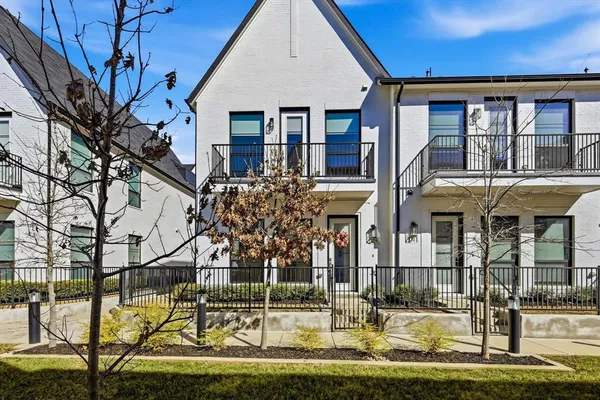 $2,875 | 129 Garden Court East, Arlington, TX 76013