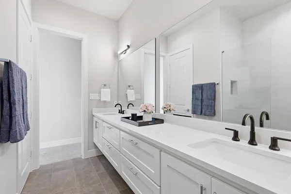 $2,875 | 129 Garden Court East, Arlington, TX 76013