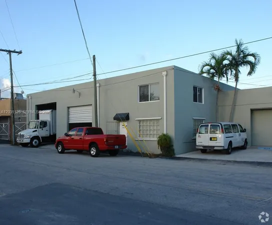 $14 | 1207 Southwest 1st Avenue, Fort Lauderdale, FL 33315