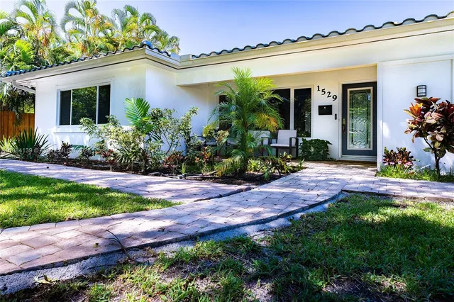 $8,888 | 1529 Bayview Drive, Fort Lauderdale, FL 33304