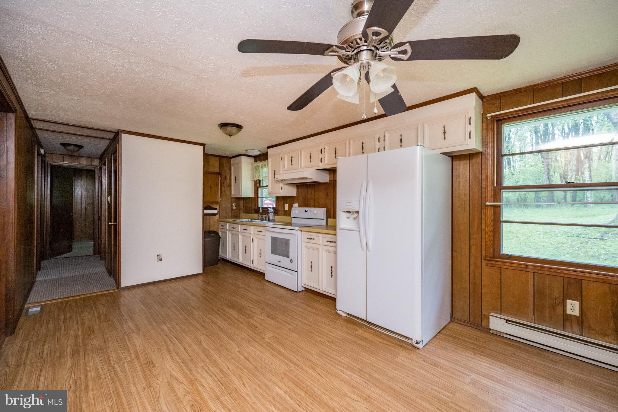 422 Underwood Road Oakland, MD 21550 - Photo 8 of 45 Gallery Image 8