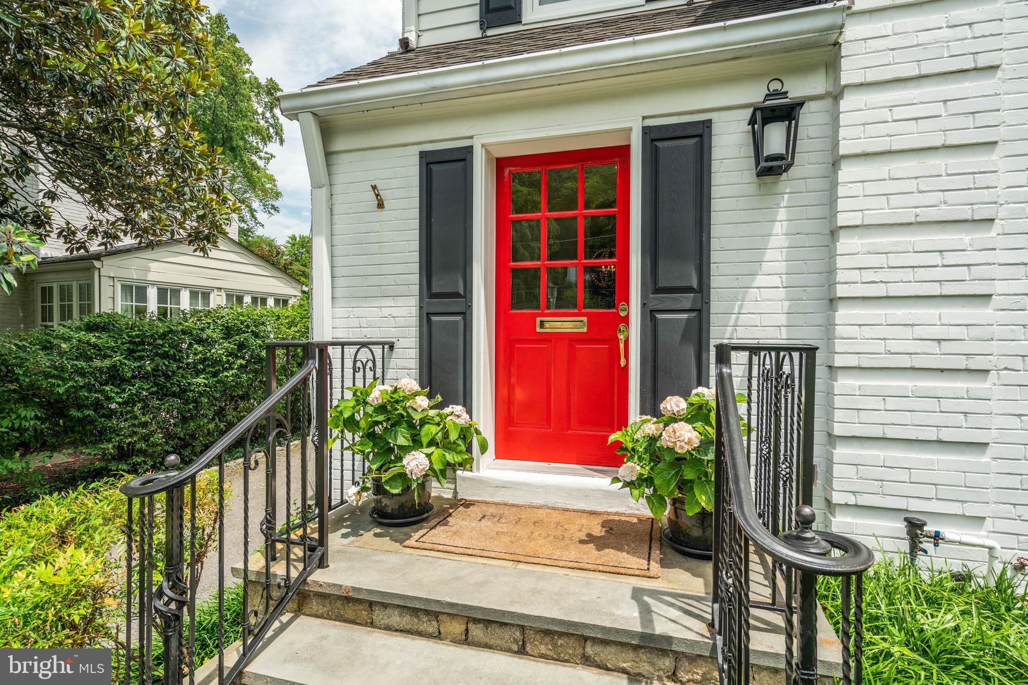 5925 Gloster Road Bethesda, MD 20816 - Photo 4 of 71 Welcome home.