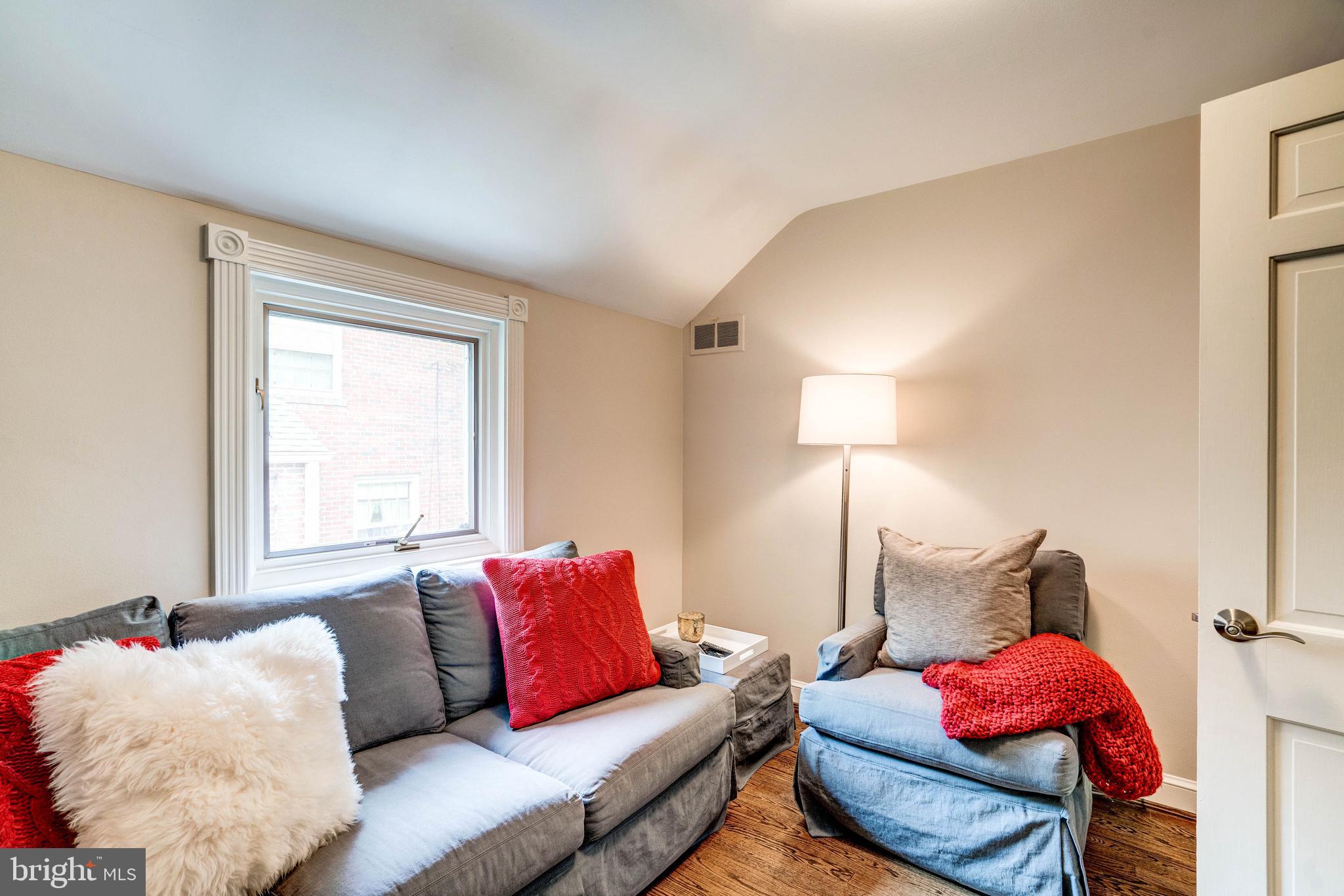 5925 Gloster Road Bethesda, MD 20816 - Photo 40 of 71 Third bedroom.