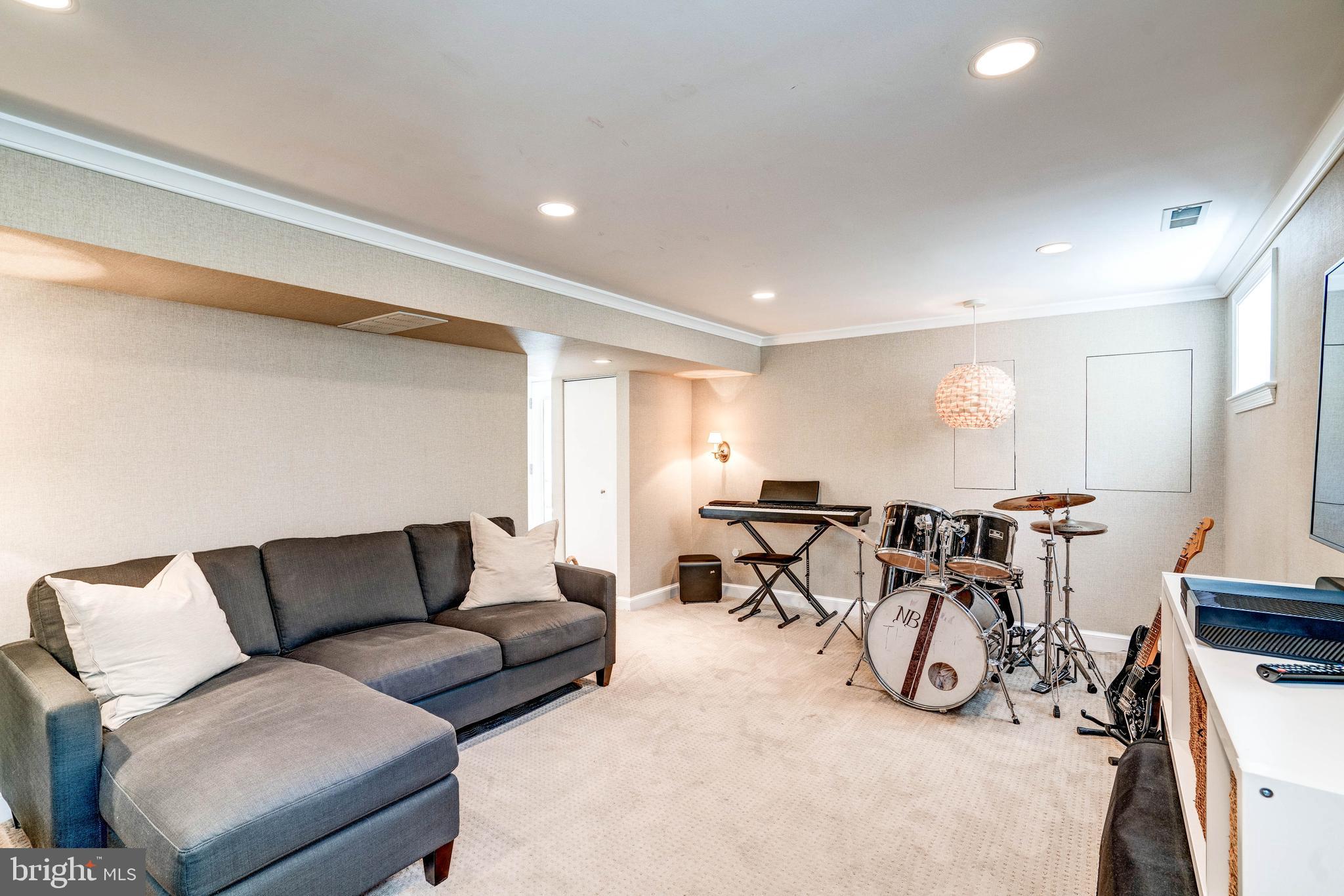 5925 Gloster Road Bethesda, MD 20816 - Photo 52 of 71 Recessed lighting, designer wallpaper.