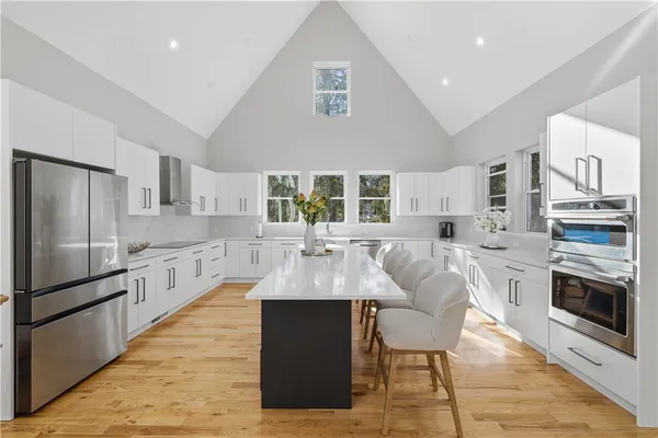 $1,200,000 | 270 Brayton Road, Tiverton, RI 02878