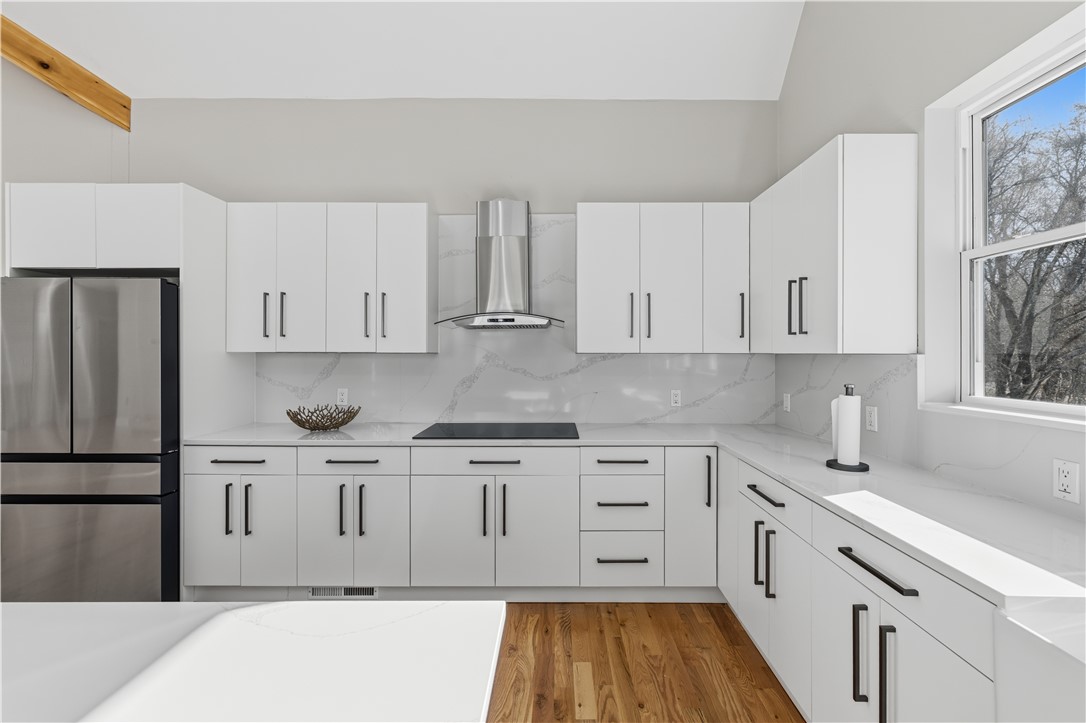 270 Brayton Road Tiverton, RI 02878 - Photo 3 of 16