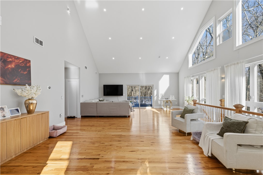 270 Brayton Road Tiverton, RI 02878 - Photo 5 of 16