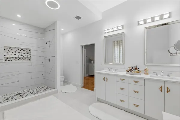 $1,200,000 | 270 Brayton Road, Tiverton, RI 02878