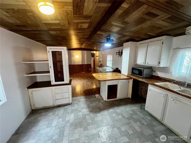 $85,000 | 6421 161st St Court East, Unit 9, Puyallup, WA 98375